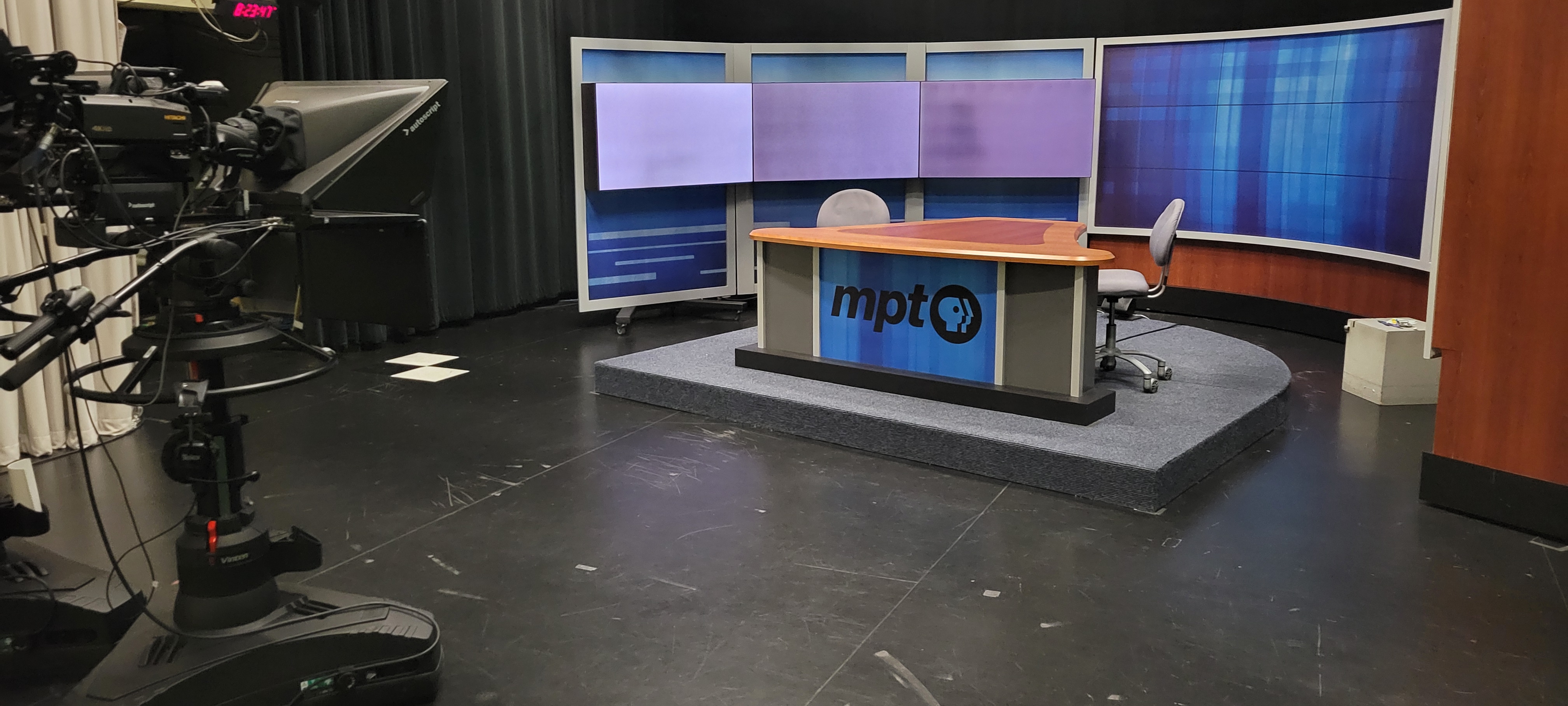 Studio C Stage R